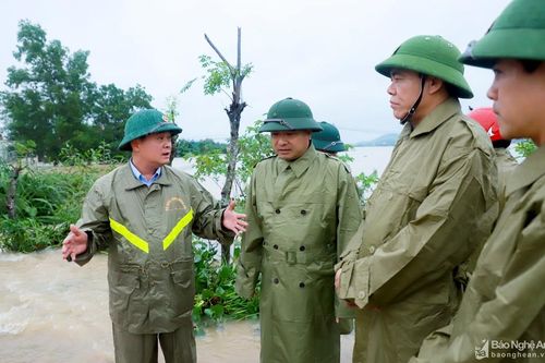 Bí thư Tỉnh ủy Thái Thanh Quý kiểm tra tình hình ngập lụt tại Yên Thành