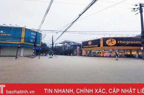 Hà Tĩnh mưa to nhất hơn 327mm, lũ trên các sông lớn tiếp tục lên