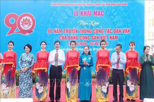 Triển lãm ảnh nhân 90 năm Ngày truyền thống công tác dân vận của Đảng