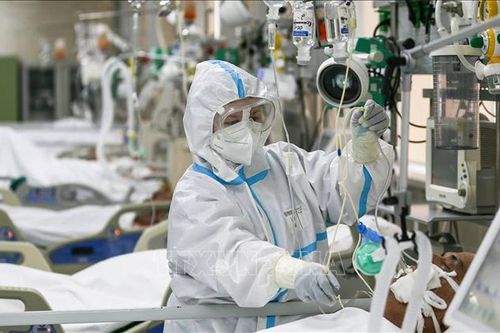 Nhiều nước châu Âu tiếp tục ghi nhận số ca nhiễm mới virus SARS-CoV-2 cao kỷ lục