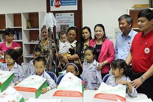 Hoạt động kinh doanh không được phép sử dụng biểu tượng Chữ thập đỏ