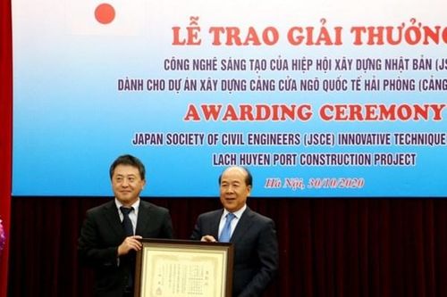Cảng cửa ngõ quốc tế Hải Phòng nhận giải thưởng công nghệ sáng tạo Nhật Bản