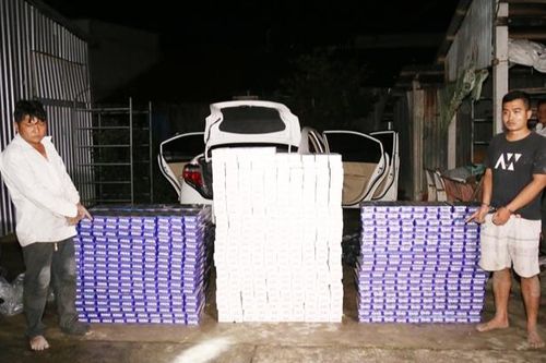 Bắt quả tang vụ vận chuyển hơn 10.000 bao thuốc lá lậu
