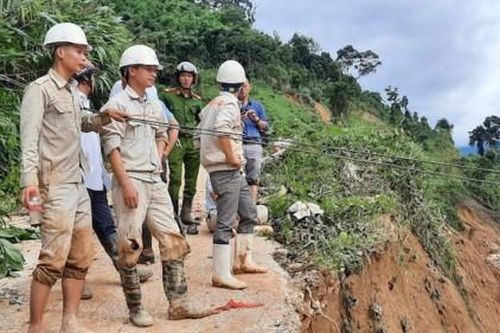 Quảng Nam: Hành trình giải cứu 80 công nhân thủy điện Đăk Mi 2 bị cô lập bởi lũ