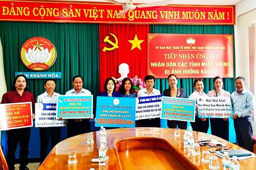 Tiếp nhận hơn 1,3 tỷ đồng ủng hộ đồng bào miền Trung