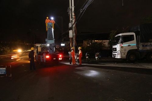 EVNSPC dốc toàn lực khắc phục hậu quả cơn bão số 9