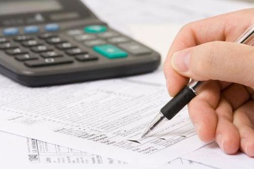 Vận dụng giá thành toàn bộ và giá thành khả biến trong việc quyết định tiếp tục hoặc tạm ngừng sản xuất