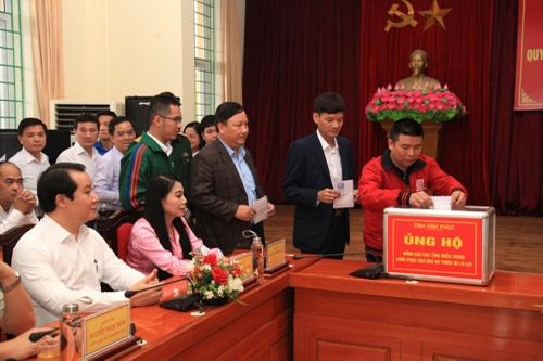 Vĩnh Phúc: Hơn 8,2 tỷ đồng ủng hộ đồng bào miền Trung