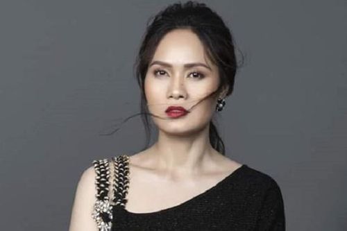 'Nữ hoàng nhạc phim' Mai Hoa thích cuộc sống an phận