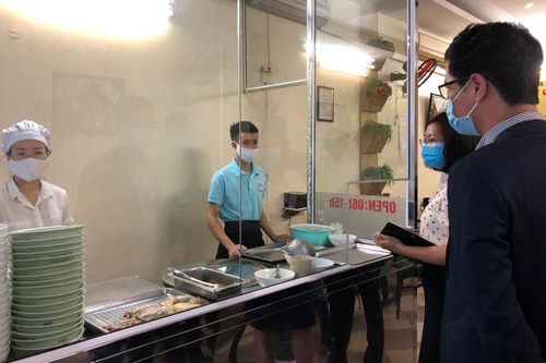 Siết chặt bảo đảm an toàn thực phẩm dịp cuối năm