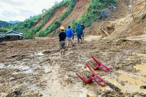 Khẩn trương tìm kiếm 47 người mất tích, ổn định đời sống người dân
