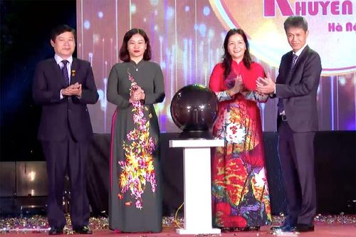 Khai mạc Tháng khuyến mại Hà Nội và sự kiện 'Ngày không dùng tiền mặt' năm 2020