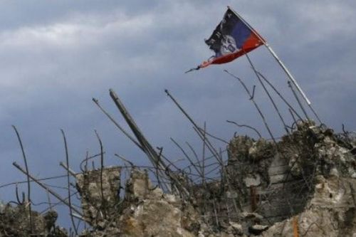 Báo Nga: Donetsk và Lugansk sẽ đầu hàng và trở về Ukraine?
