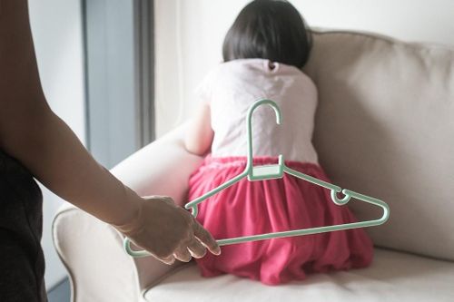 Cậu bé Trung Quốc bị bỏ ở nghĩa trang giữa đêm vì không làm bài tập