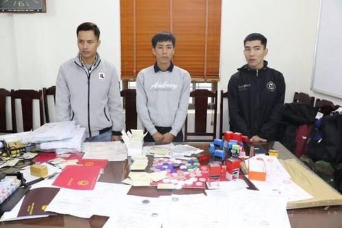 Bắt 3 cán bộ ở Thanh Hóa trong đường dây làm văn bằng, chứng chỉ giả
