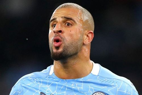 Man City chật vật thắng đội bét bảng