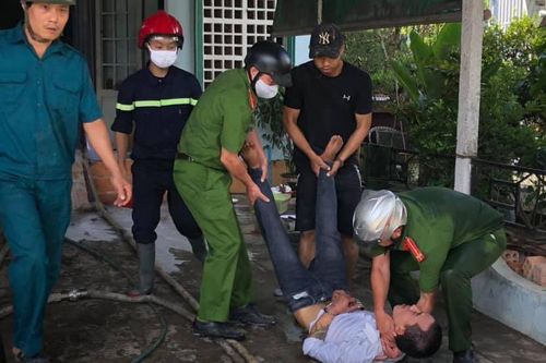 Đốt nhà, ôm bình gas cố thủ