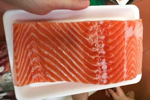 Cá hồi 170 nghìn/kg: Trôi nổi 'hết đát'... phân biệt loại ngon thế nào?