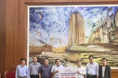 Tập đoàn Điện lực Việt Nam (EVN) ủng hộ lũ lụt tại Quảng Bình