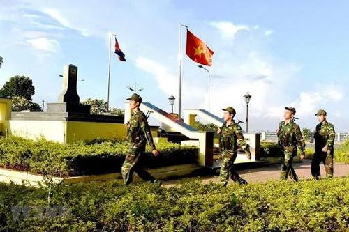 Tăng cường hợp tác quốc phòng, an ninh biên giới Việt Nam - Campuchia