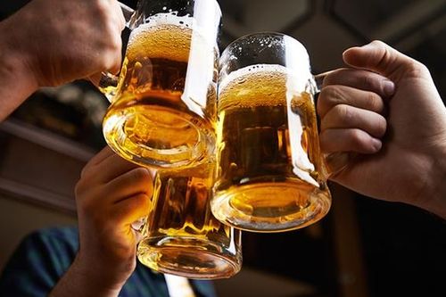 Kích động, lôi kéo người khác uống rượu, bia bị phạt đến 1 triệu đồng