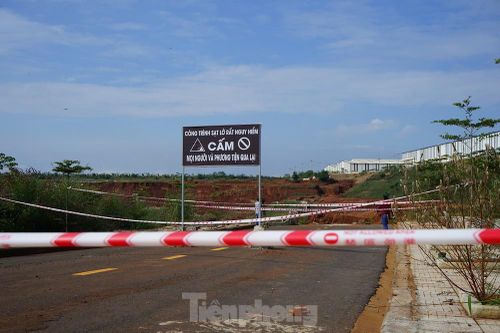 Hãi hùng dự án 'nghìn tỷ' sụt lún, nguy cơ trôi cả công trình