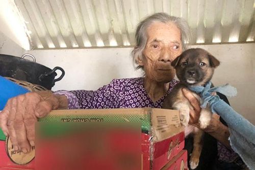Người đàn ông 30 ngày lái xe tải dọc miền Trung cứu trợ vùng lũ
