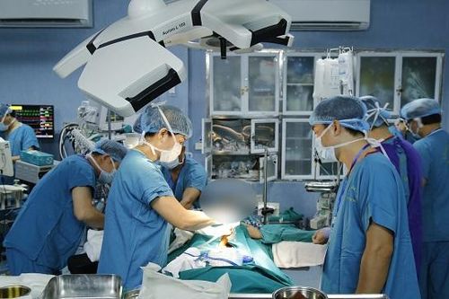 Cận cảnh 100 bác sỹ ghép ruột từ người cho sống đầu tiên tại Việt Nam