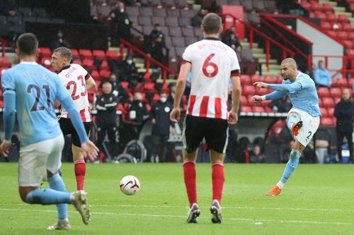 Walker lập siêu phẩm, Man City thắng nhọc Sheffield Utd