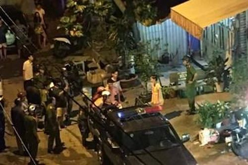 Hỗn chiến giành quyền 'chăn dắt gái' lúc rạng sáng