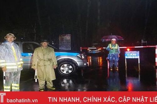 Cấm người và phương tiện lưu thông trên Quốc lộ 15 đoạn Can Lộc – Hương Khê