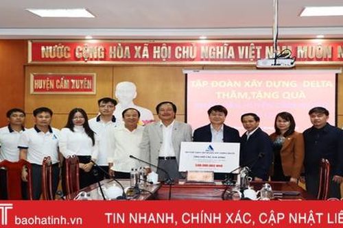 Tập đoàn Delta Hà Nội hỗ trợ người dân vùng lũ Cẩm Xuyên 500 triệu đồng