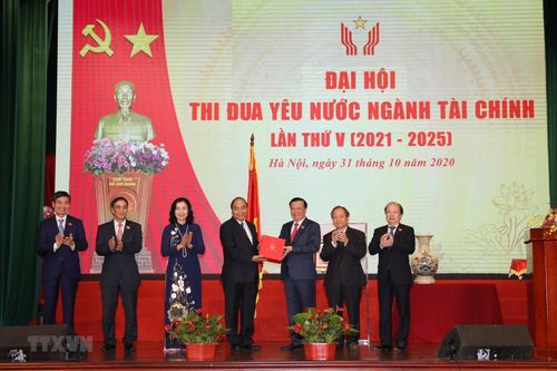 Thủ tướng dự Đại hội Thi đua yêu nước ngành Tài chính