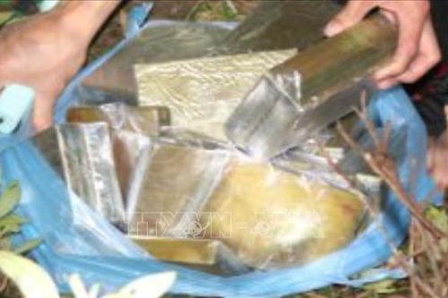 Nghệ An: Truy bắt nhóm đối tượng bỏ lại 30 bánh heroin bỏ trốn