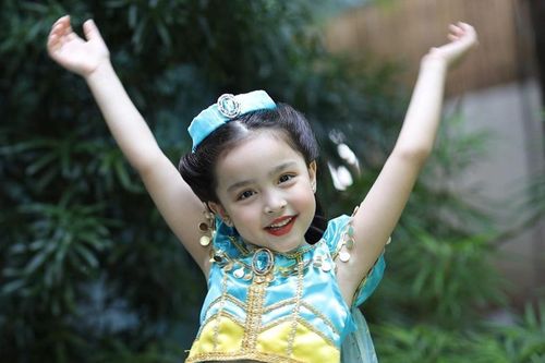 Con gái 'mỹ nhân đẹp nhất Philippines' Marian Rivera gây sốt khi cosplay công chúa Jasmine