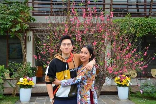 Mỹ Linh hạnh phúc khi con trai được nhận thông báo đỗ vào trường Đại học Y ở Úc