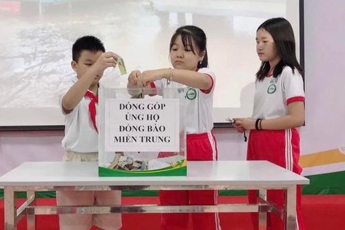 Tiếp tục nhiều hoạt động quyên góp, ủng hộ đồng bào miền Trung