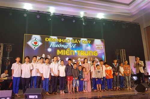 Đêm nhạc từ thiện 'Hướng về miền Trung' gây quỹ giúp đỡ Nhân dân vùng lũ