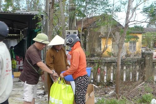 Phật giáo Q.4 dành hơn 4 tỷ đồng hướng về miền Trung