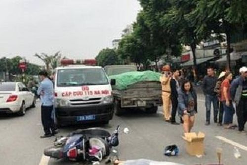 Va chạm với xe tải chở xi măng, nữ sinh tử vong