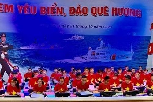 Học sinh lớp 8 giành quán quân cuộc thi 'Em yêu biển đảo quê hương'