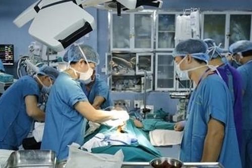 Việt Nam thực hiện thành công 2 ca ghép ruột đầu tiên