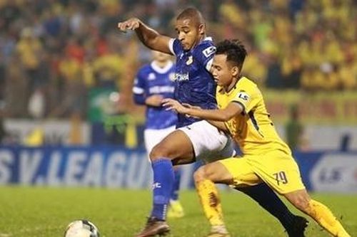 Nam Định trụ hạng sau trận hòa nghẹt thở trước SLNA