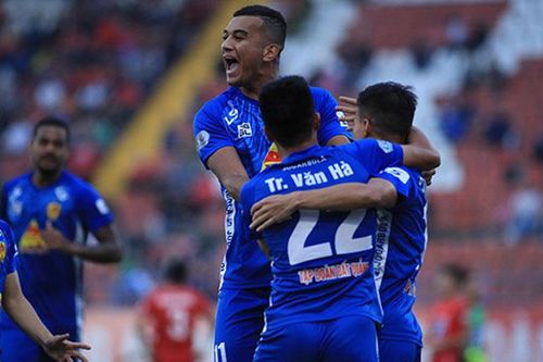 Thắng 4-2 trước Hải Phòng FC, Quảng Nam FC vẫn xuống hạng