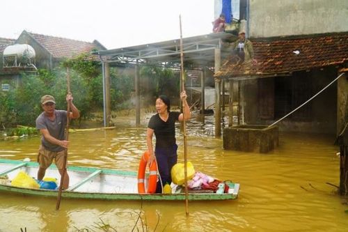 Hỗ trợ khẩn cấp 540.000 USD cho phụ nữ và trẻ em gái vùng lũ lụt