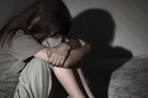 Bắt khẩn cấp thầy giáo giở trò đồi bại với học sinh nữ 12 tuổi