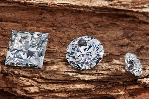 Triệu phú Anh tuyên bố làm được kim cương từ không khí