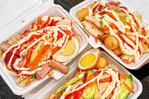 Burger đĩa bay và 3 kiểu bánh mì lạ vị ở TP.HCM