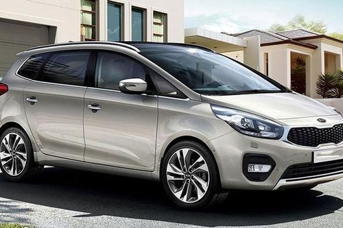 Giá xe ô tô hôm nay 1/11: Kia Rondo giảm đến 26 triệu đồng