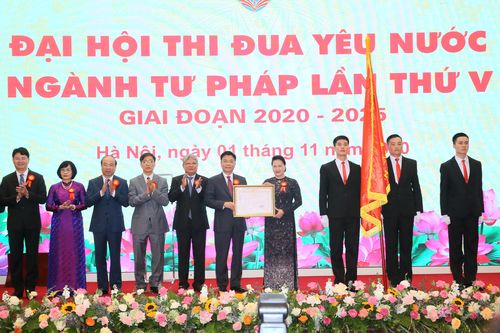 Chủ tịch Quốc hội dự Đại hội Thi đua yêu nước ngành tư pháp